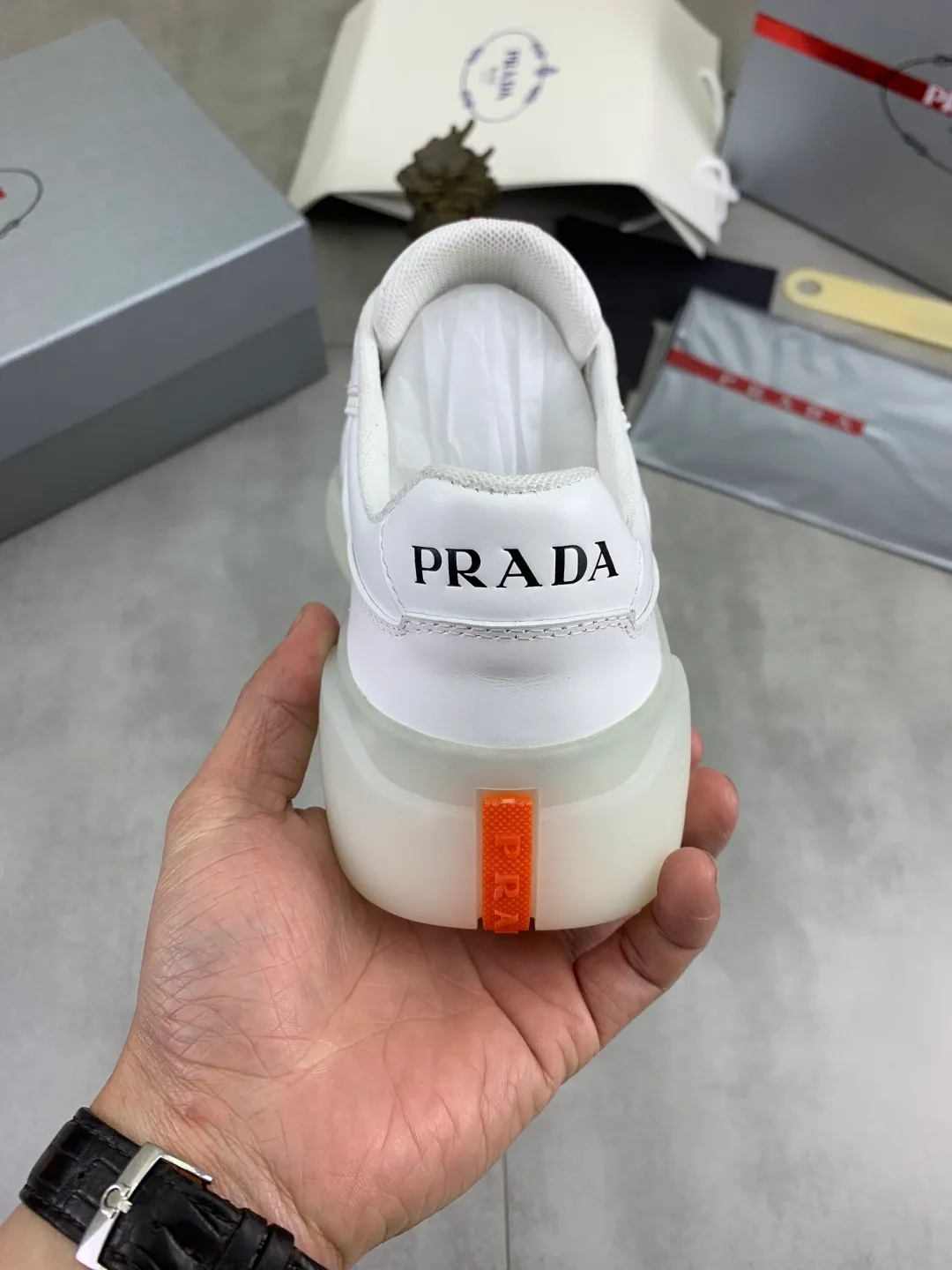 Men's men's shoes P600 💰【New style】Top quality, new popular models on the official website, which will never go out of style for a century, 🆘 The trendy brand (Prada) mainly promotes popular models, avant-garde and versatile fashionable men's shoes, privately molded, with cowhide splicing and 1:1 oil edge treatment... fashionable and simple, original imported cowhide with python skin, cowhide leather lining for feet; the atmosphere and personality are more fashionable, eye-catching and pursuing class. It will subvert the old idea and be a must-have for fashionistas who want to spend time with you! Must keep it! High-end comfortable and low-cost, high-end quality workmanship. Size: 38-45 4️⃣ colors available. full package